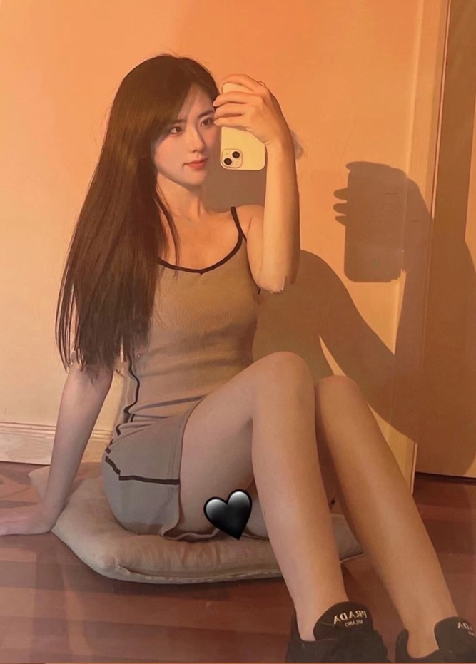 私房最新流出售价50元白金泄密舞蹈学院美女不但逼遭罪，而且屁眼也遭罪