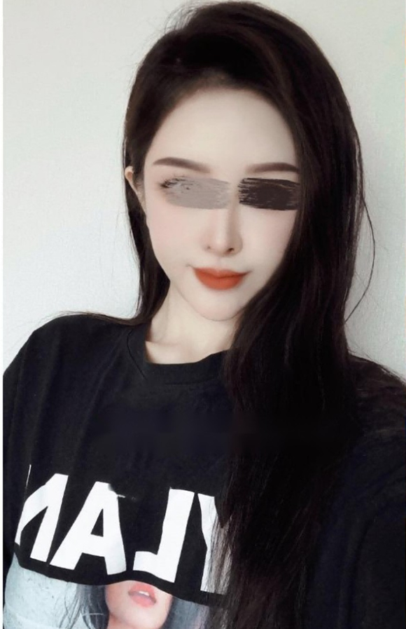 ♈ LuckyQL高端淫乱性爱群P派对专用母狗 [16V 1.04G][百度盘]-【唯美小筑】